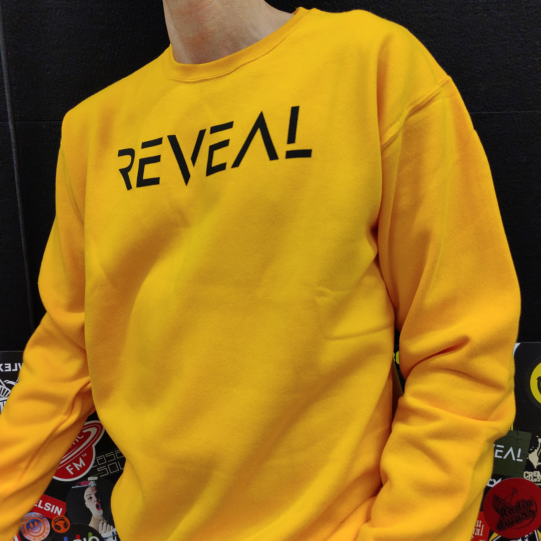 Sweater unisex black on yellow